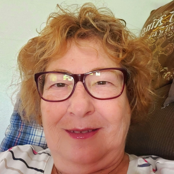 Profile Picture of Karen Rago grantz (@grantzk) on Poshmark