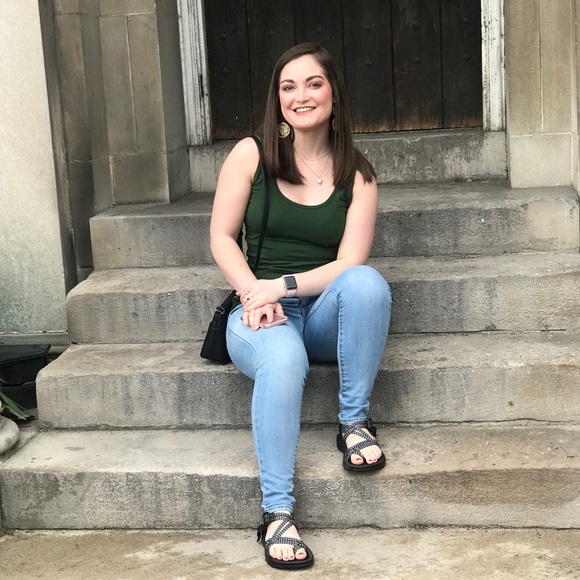 Profile Picture of Chelsea Timmerman (@chelseat_16) on Poshmark