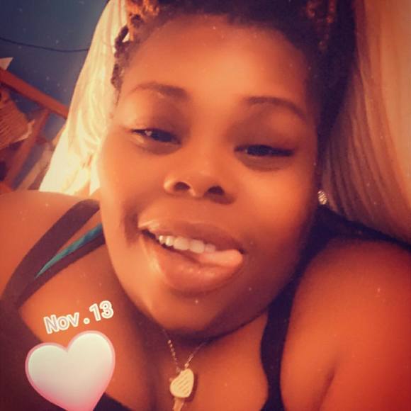 Profile Picture of Aliciã Kelly (@aliciakelly0402) on Poshmark