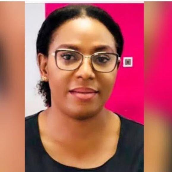 Profile Picture of Firdausi Okezie (@firdausiokezie) on Poshmark