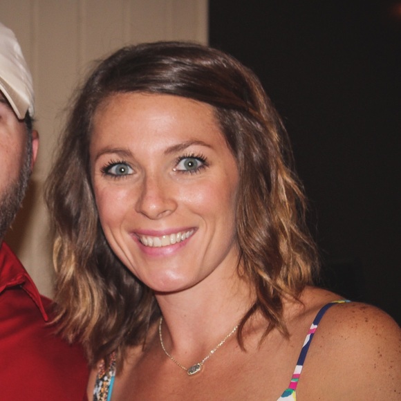 Profile Picture of Blair Campbell (@blaircampbell19) on Poshmark