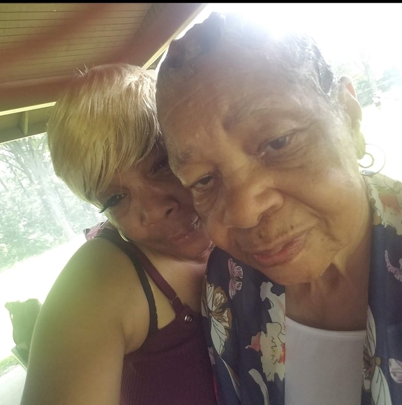 Profile Picture of Artzette Armstrong (@godlife1234) on Poshmark