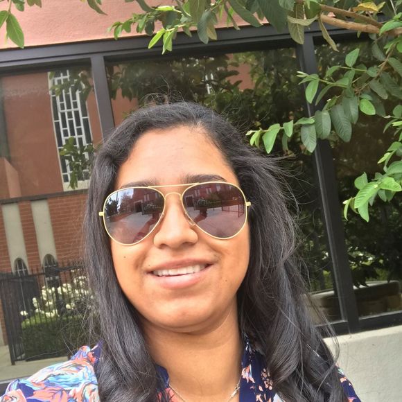 Profile Picture of Albina Gonzalez (@albina92) on Poshmark