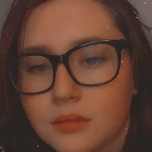 Profile Picture of Hayden Davis (@vladimirchekhov) on Poshmark