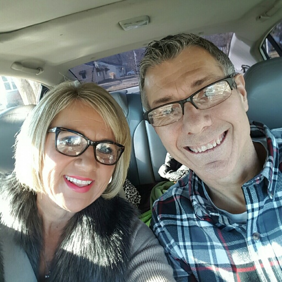 Profile Picture of Jennifer Vititow (@itaptwo) on Poshmark