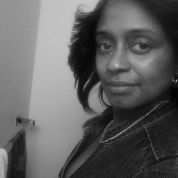 Profile Picture of Lorraine Wiley (@msnaturalwiley) on Poshmark