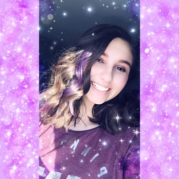 Profile Picture of Jenna Rowzer (@jkrowzer) on Poshmark