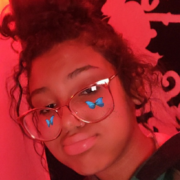 Kenya Tyler - Poshmark Profile Picture of Kenya Tyler (@kentyler215) on Poshmark