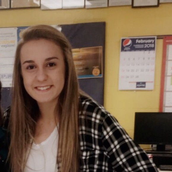 Profile Picture of Kelsie Speichinger (@kelsieannsp) on Poshmark