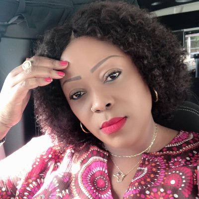 Profile Picture of Cynthia (@Cynth_Benn) on Twitter