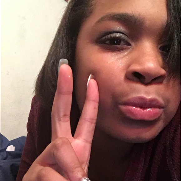 Profile Picture of Ciera Page (@cierala1) on Poshmark