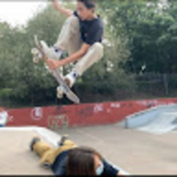 Profile Picture of Dylan Huie (@dylanhuie) on Poshmark