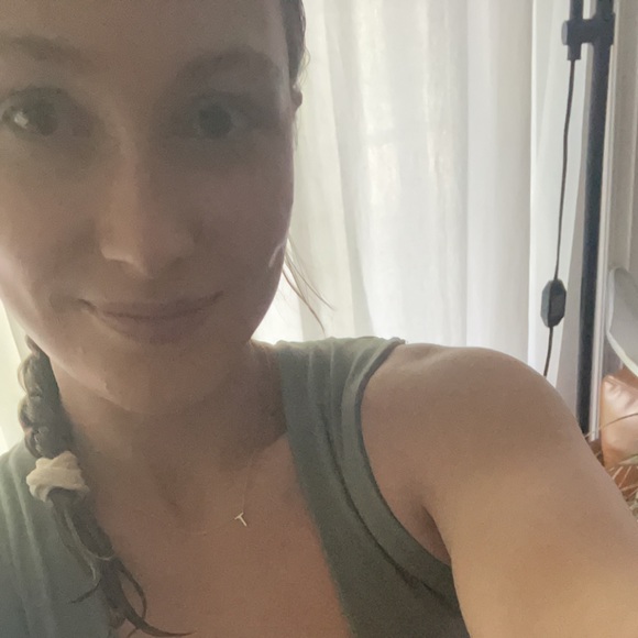 Profile Picture of Alexa Hershey (@amhershey) on Poshmark