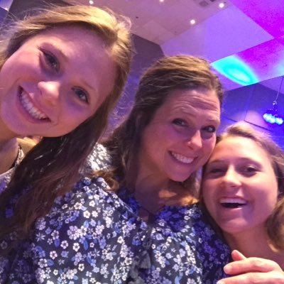 Profile Picture of Nikki Steele (@NikkiSt06432808) on Twitter
