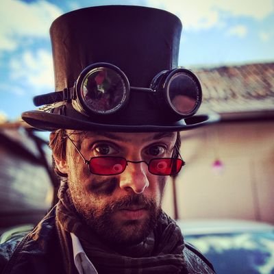Profile Picture of Benjamin P. Jung (@headcr4sh) on Twitter