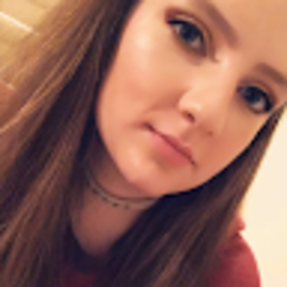 Profile Picture of Nicole Beitle (@nbeitle) on Poshmark