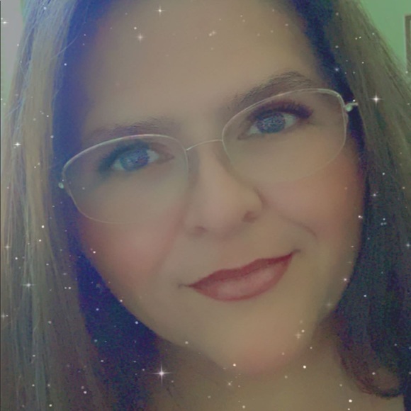 Leslie Rempfer - Poshmark Profile Picture of Leslie Rempfer (@snoopybabydoll) on Poshmark