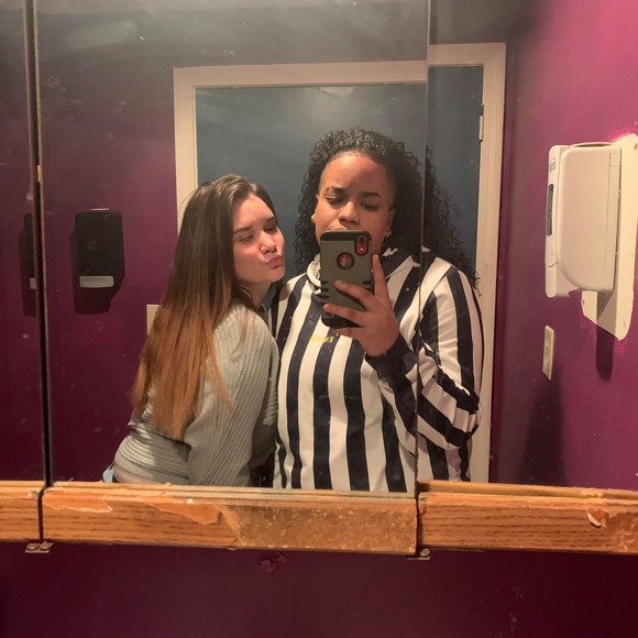 Profile Picture of Mike Cruz (@mikecruz) on Poshmark