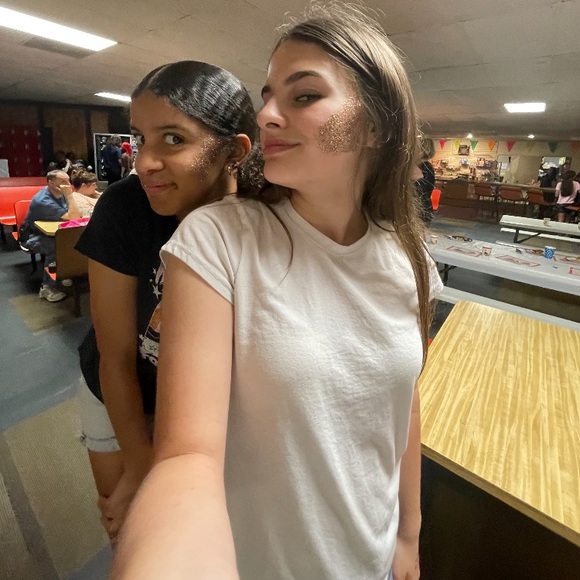 Profile Picture of Sophia Recknagel (@sophiarecknagel) on Poshmark