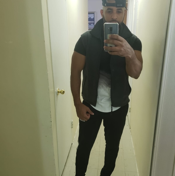 Profile Picture of Luis Vicente (@elpepelon) on Poshmark