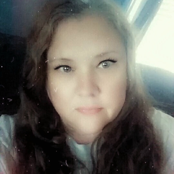 Profile Picture of Rhonda Maxson (@rhondamaxson) on Poshmark