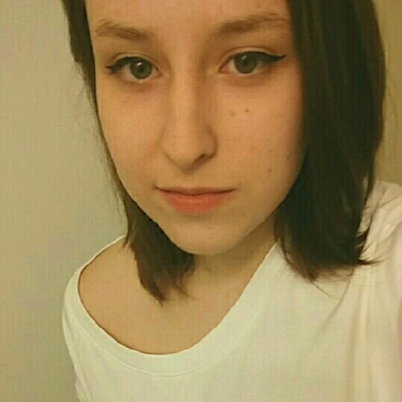 Profile Picture of Bri Matchette (@bmatchette) on Poshmark