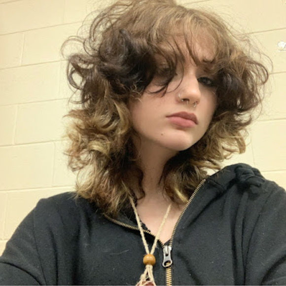 Profile Picture of Sky Moore (@asmoore2006) on Poshmark