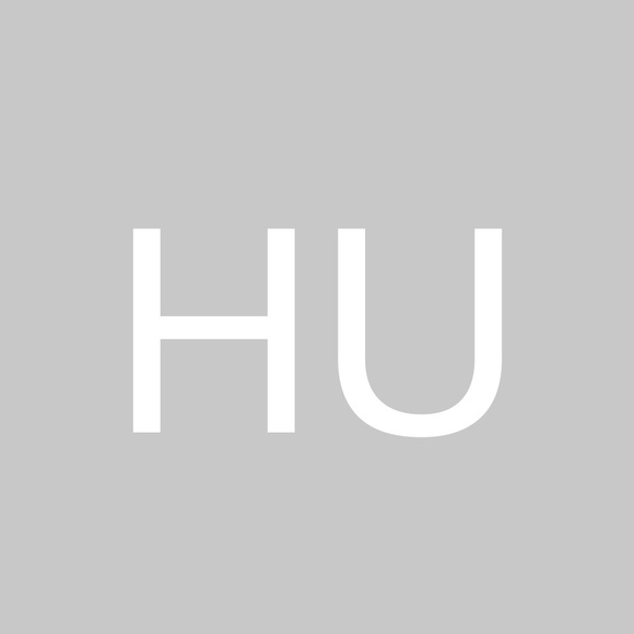 Profile Picture of Hollace Umerlik (@hollaceu) on Poshmark