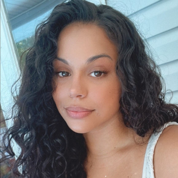 Profile Picture of Tonilynn Johnson (@tonilynnjohnson) on Poshmark