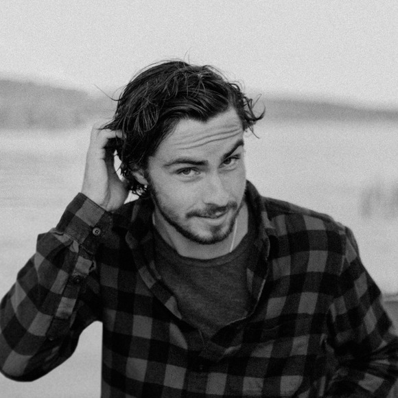 Profile Picture of Kyle David (@kywinsor) on Poshmark