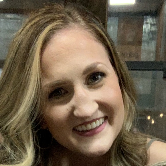 Profile Picture of Kristie Sentkowski (@kmarieski13) on Poshmark