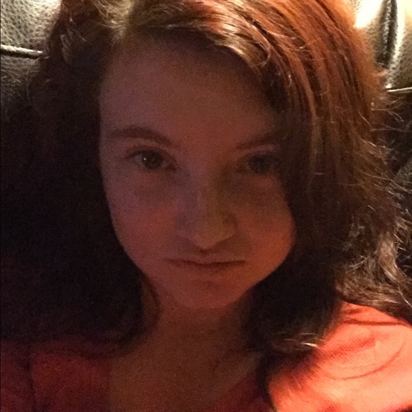 Profile Picture of Kate Honeyman (@kate_honeyman) on Poshmark