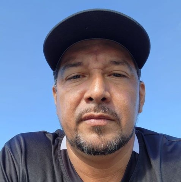 Profile Picture of Luis Lezama (@luislezama305) on Poshmark