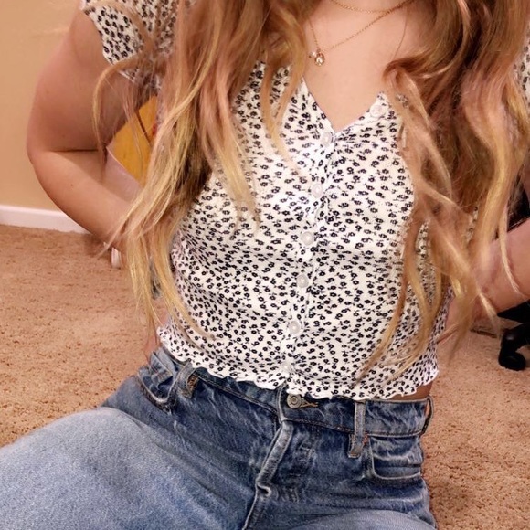 Profile Picture of Ariella Reiff (@ariellareiff) on Poshmark