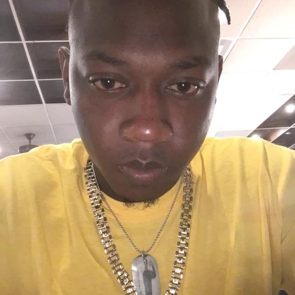 Profile Picture of Qua Nichie (@tyronefair7) on Poshmark