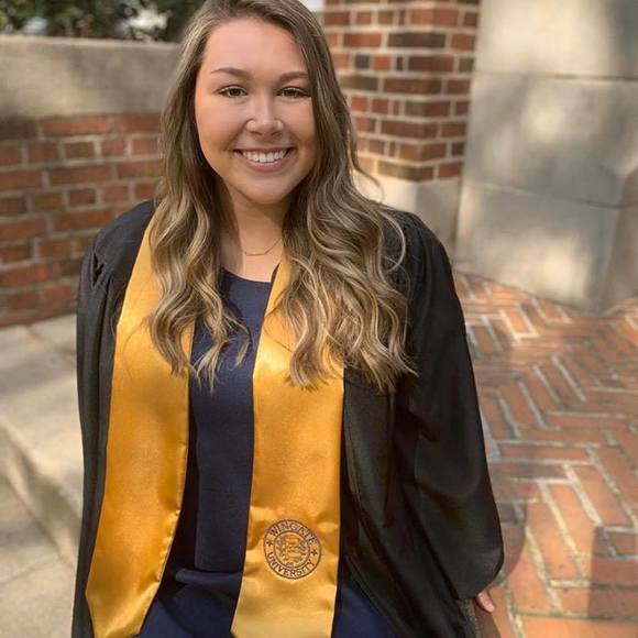 Adriana Byerly - Poshmark Profile Picture of Adriana Byerly (@adri_byer) on Poshmark