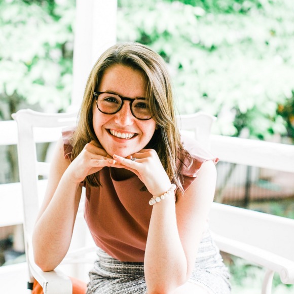 Profile Picture of Courtney Linser (@clinser1296) on Poshmark