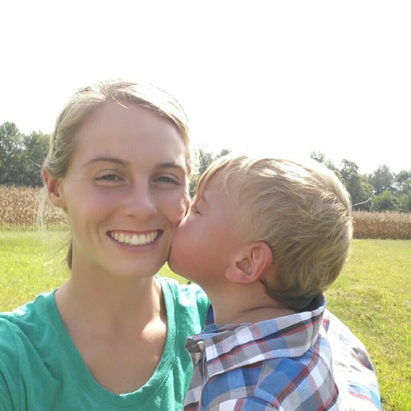 Profile Picture of Kristina Krupinski (@kristinak101714) on Poshmark