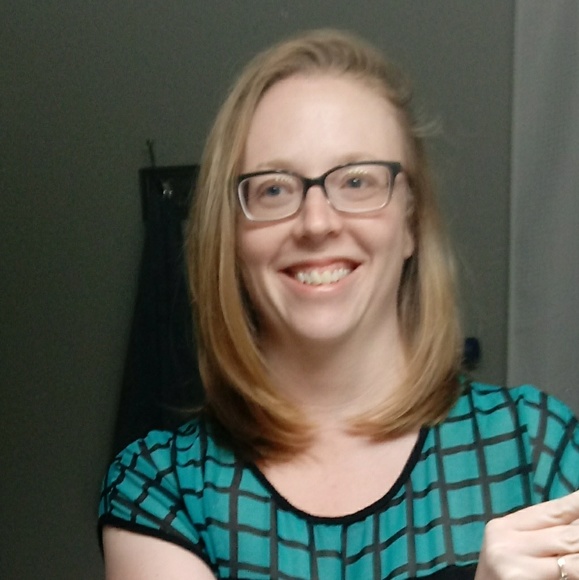 Profile Picture of Carrie Hachadurian (@carriebearwcu) on Poshmark