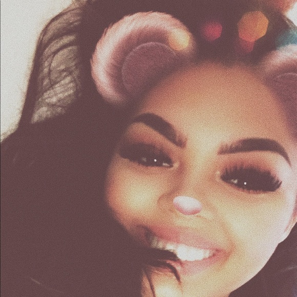 Profile Picture of Maya Jordan (@mayajordan99) on Poshmark