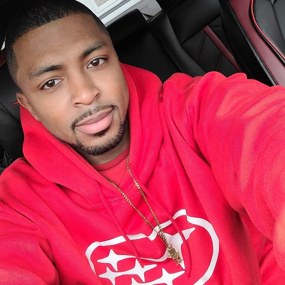 Profile Picture of Chris Tucker (@tucker0024) on Poshmark