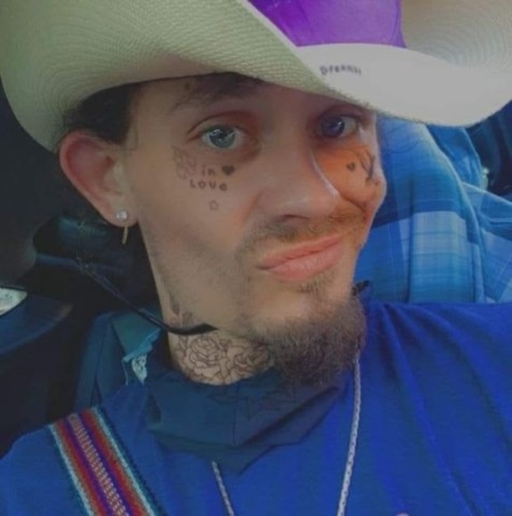 Chris Waechter - Poshmark Profile Picture of Chris Waechter (@waechterchris2) on Poshmark