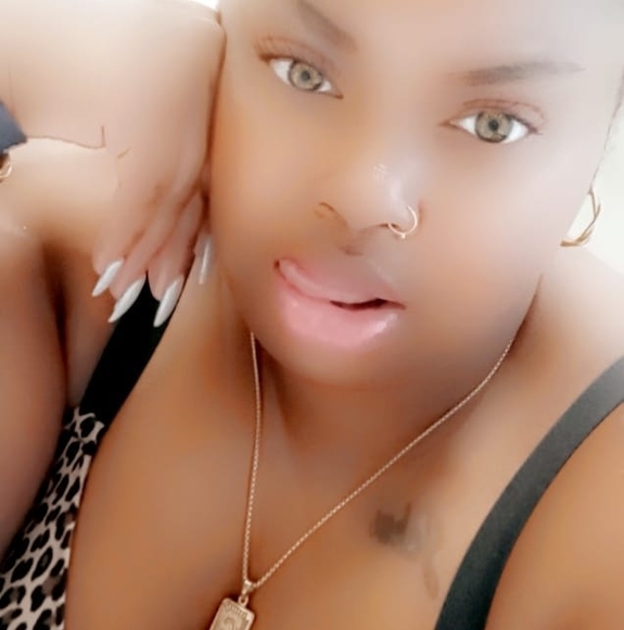 Profile Picture of Cara Howard (@howardshacara48) on Poshmark