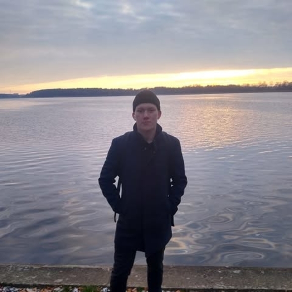 Profile Picture of Evan Emch (@evanlemch) on Poshmark