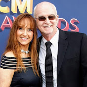 Profile Picture of Robin And Carl Jackson (@RobinandCarlJackson) on Youtube