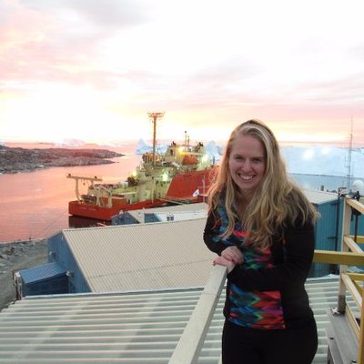 Profile Picture of Danielle Hall (@DaniHall1693) on Twitter