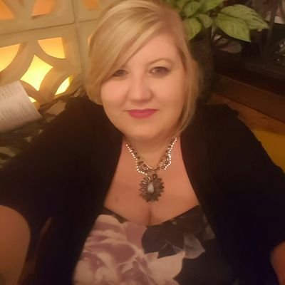 Profile Picture of Es.leanna Roberts (@spannanewport) on Twitter