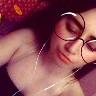 Profile Picture of Emily Harvey (@daisy.melody.739) on Facebook