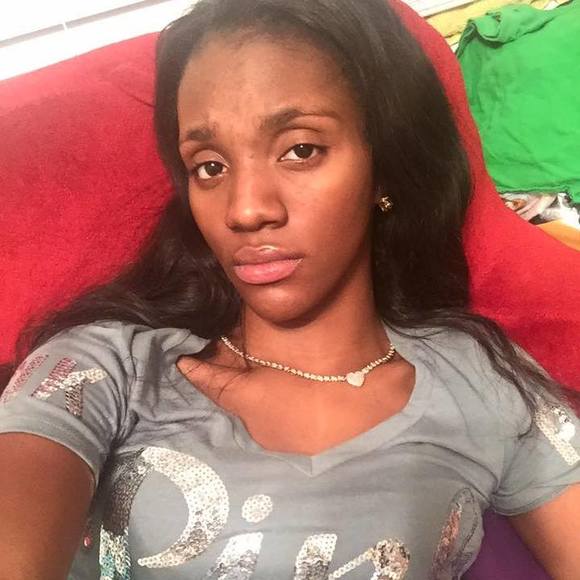 Profile Picture of Adaysia Melvins (@adejaluv2) on Poshmark