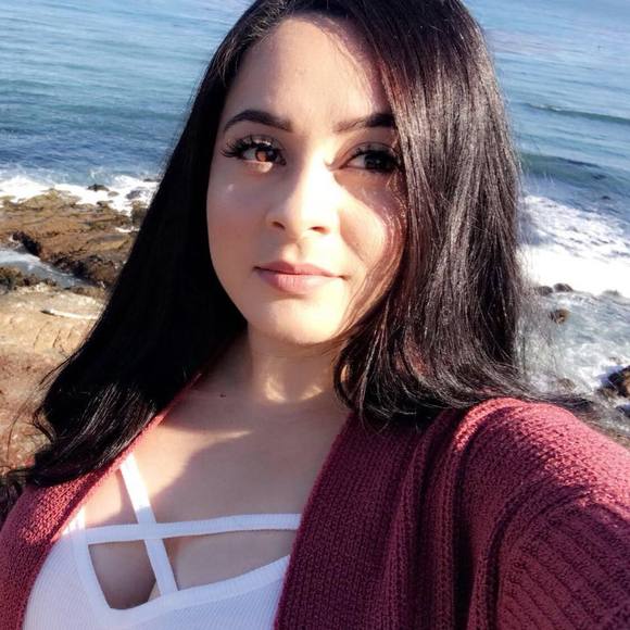 Profile Picture of Ruby Espinoza (@rooby_14) on Poshmark